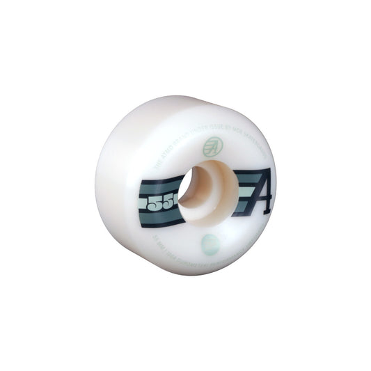 Weiße MOB AtmoFlag Skateboard Rolle mit 55mm Durchmesser und 100A Härte, zentrales Core-Design und auffälligem  Print.