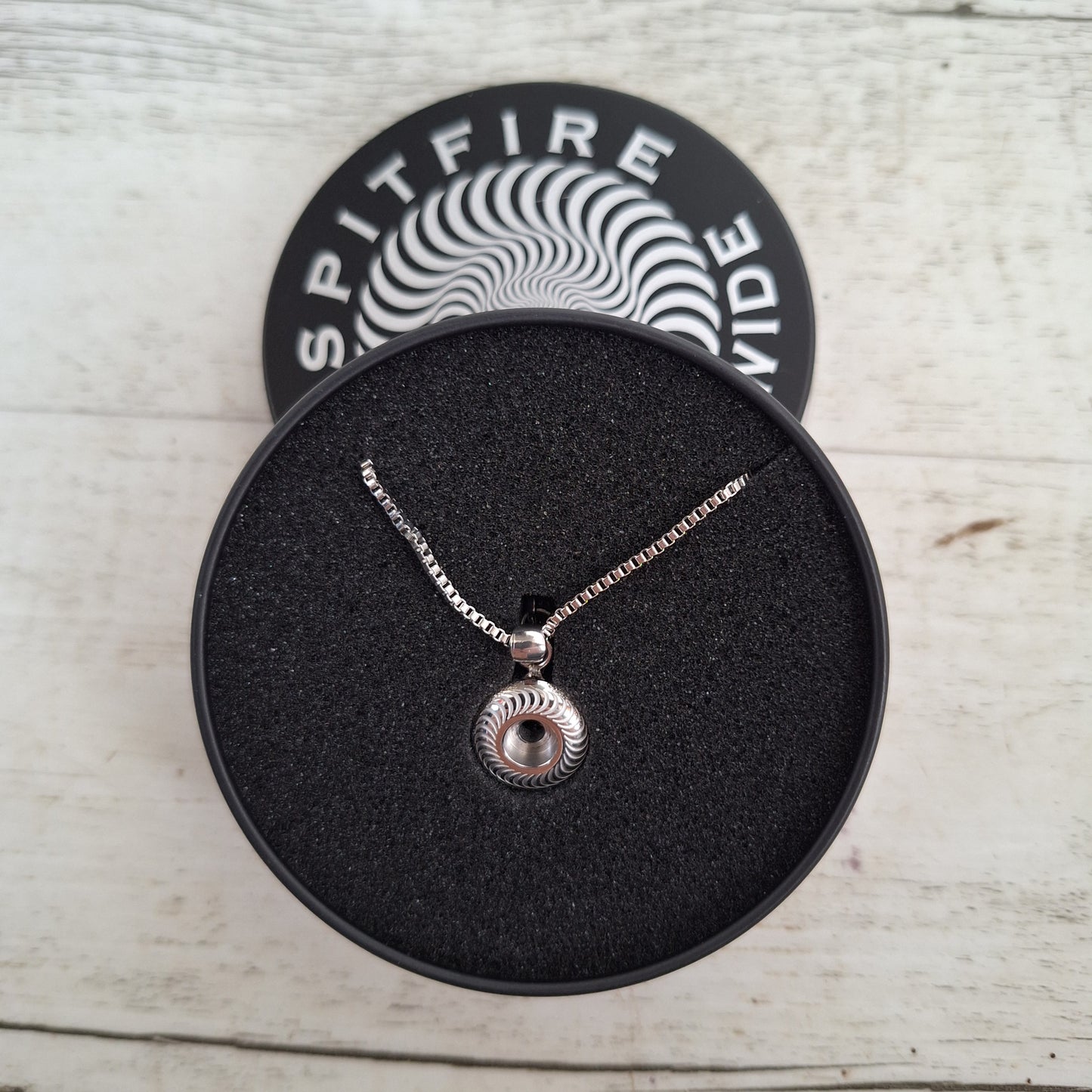 Huf X Spitfire Classic Pendant  Halskette mit Anhänger